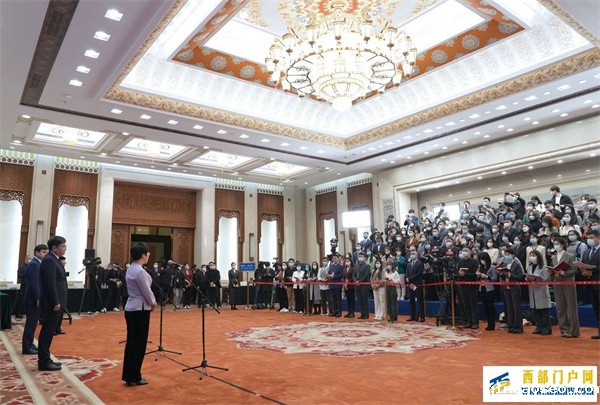 镜观·两会丨盛会开幕(图7) 镜观·两会丨盛会开幕(图7)