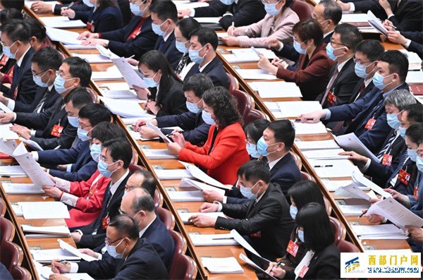 镜观·两会丨盛会开幕(图15) 镜观·两会丨盛会开幕(图15)